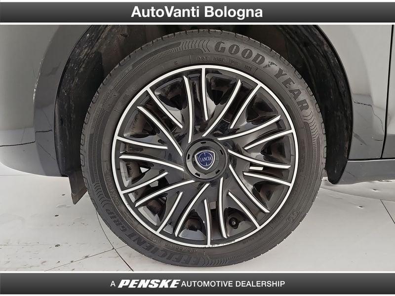 Lancia Ypsilon 1.2 69 CV 5 porte GPL Ecochic Silver