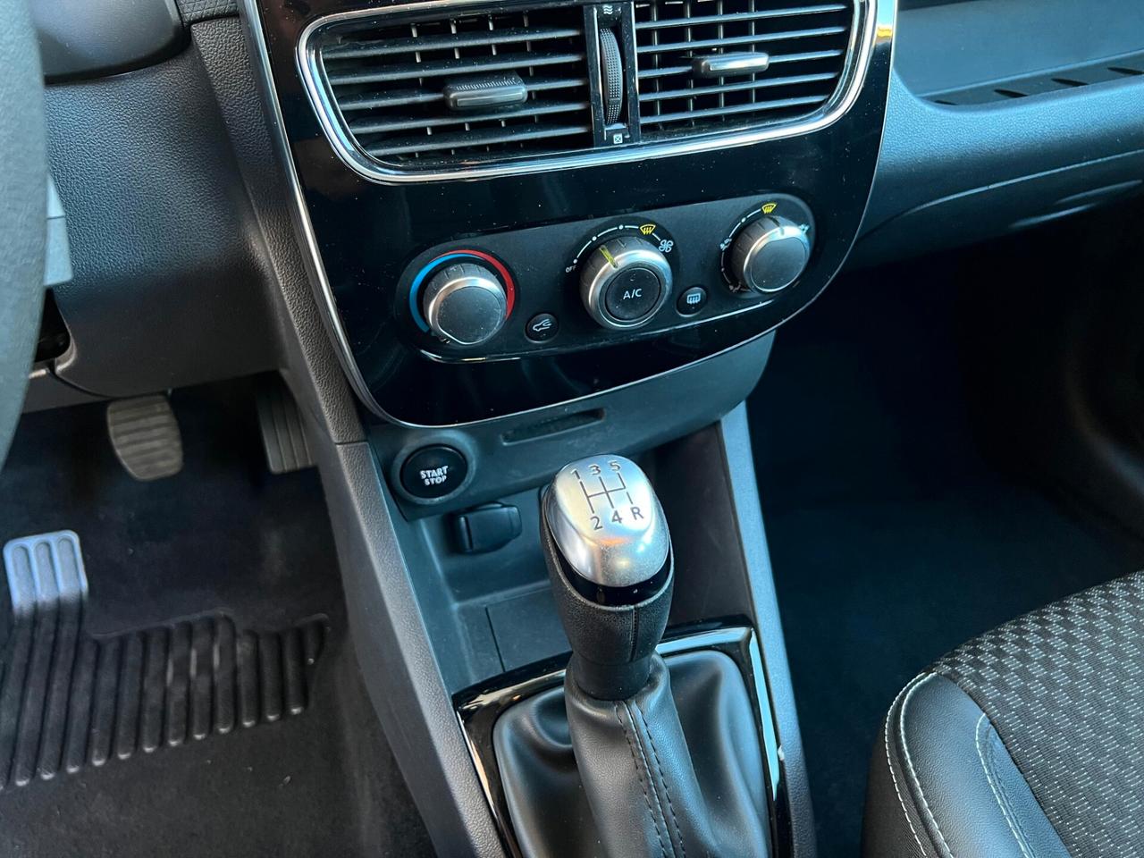 Renault Clio dCi 8V 75 CV 5 porte Moschino Life