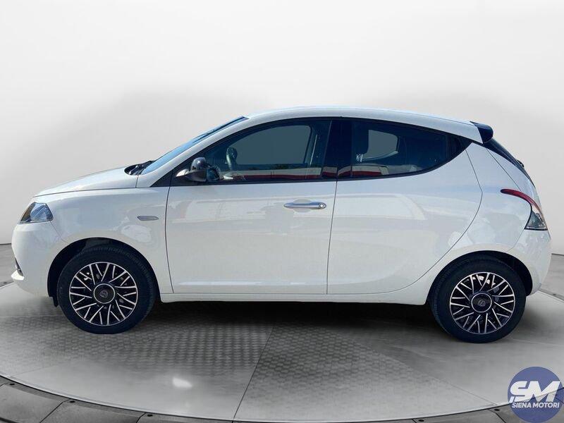 Lancia Ypsilon 1.0 FireFly 5 porte S&S Hybryd Gold