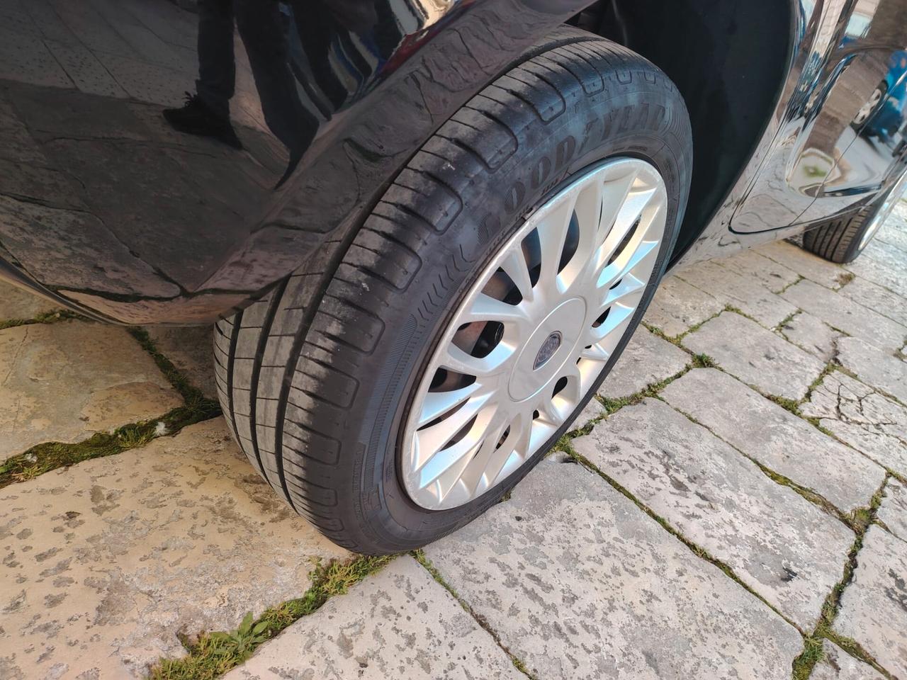 Lancia Ypsilon 1.2 69 CV 5 porte Gold