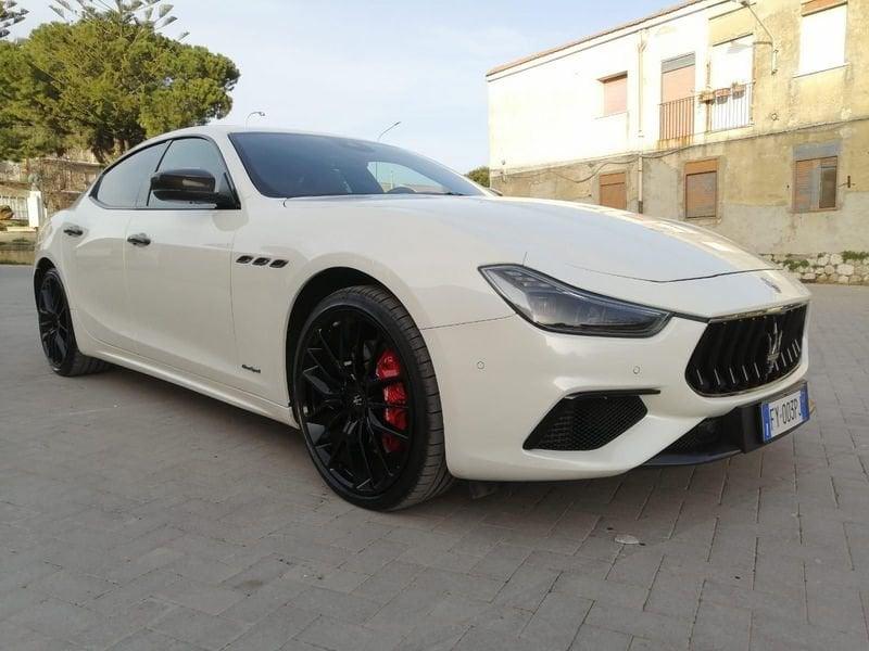 Maserati Ghibli V6 430 CV Q4 Gransport