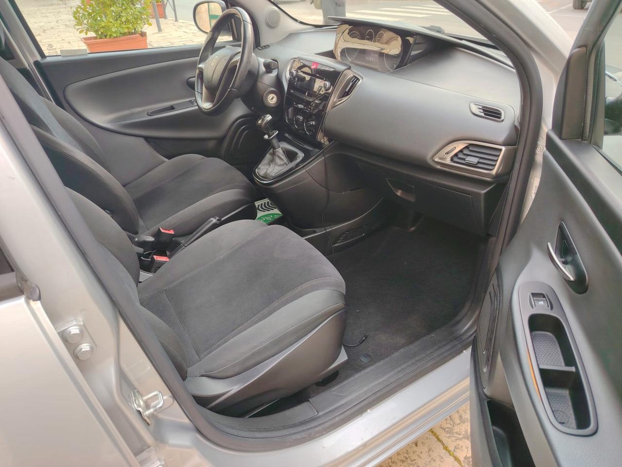 Lancia Ypsilon 1.2 69 CV 5 porte GPL Ecochic Gold