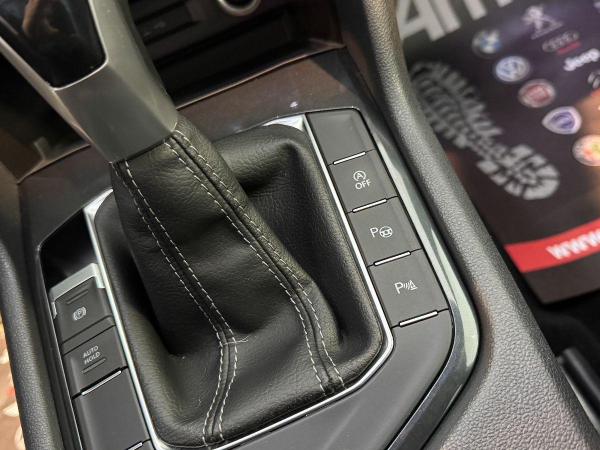 VOLKSWAGEN Tiguan 2.0 TDI DSG R-Line Luci Ambient