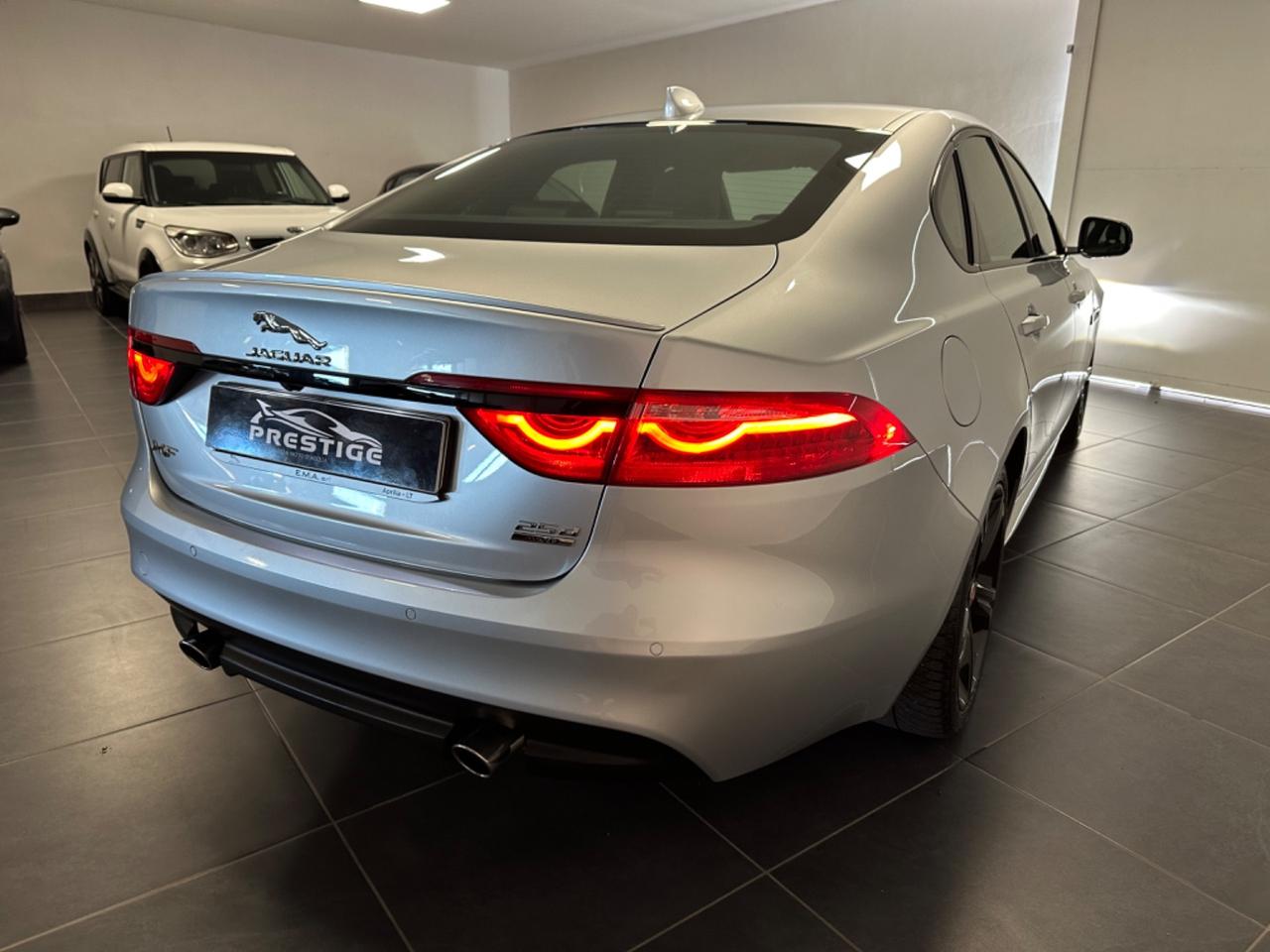 JAGUAR XF 2.0D AWD AUTOMATICA 240CV R-SPORT