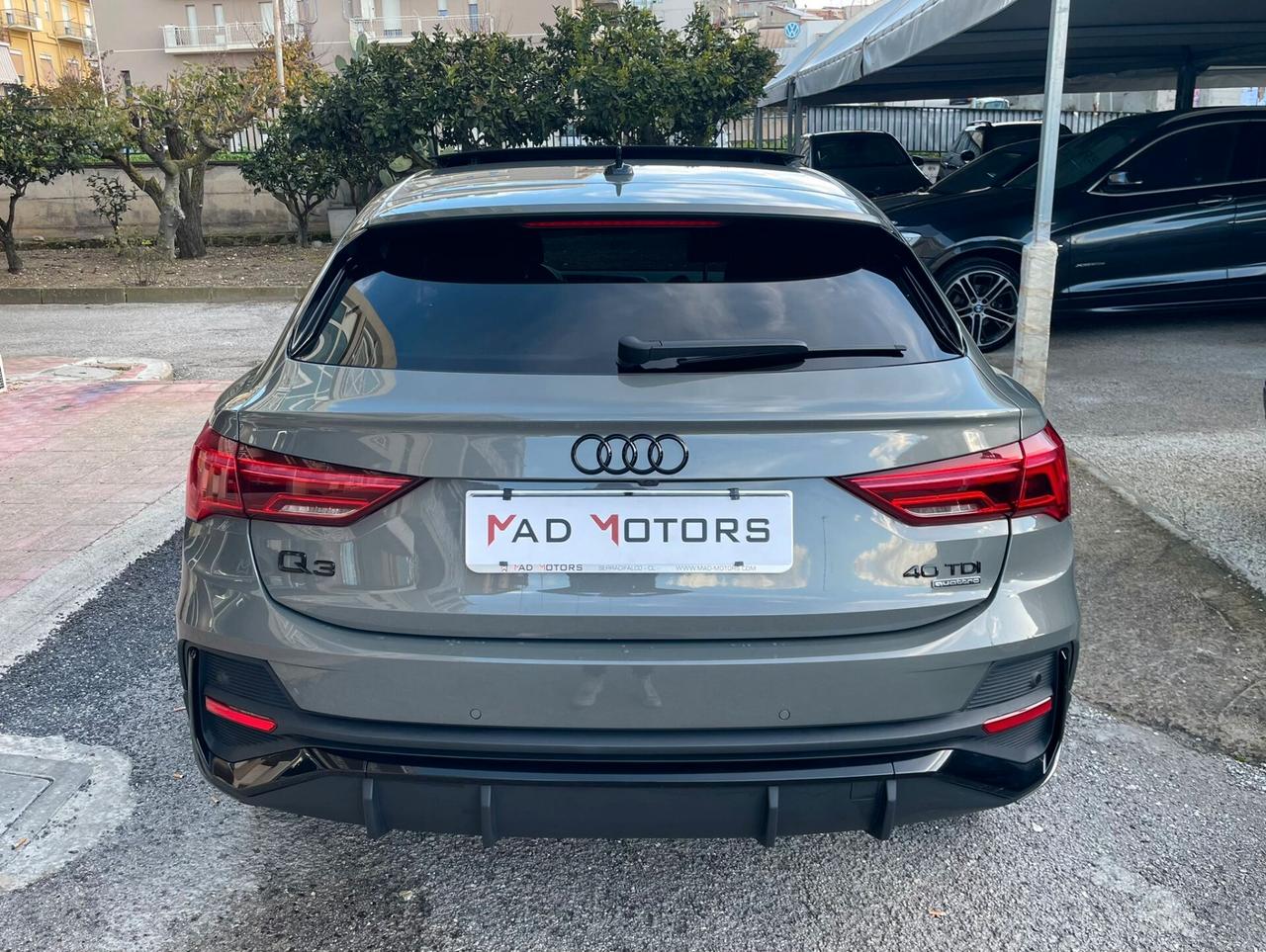 Audi Q3 40 TDI SPB S-line quattro Identity Black