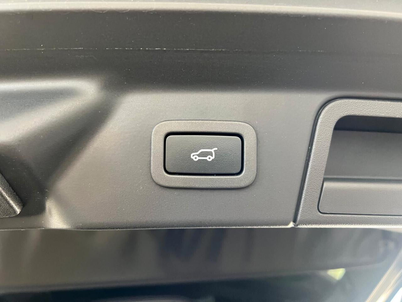 Land Rover Range Velar 2.0D 240 CV R-Dynamic HSE