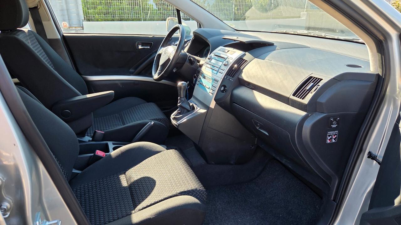 Toyota Corolla Verso D-4D 7pti Uni pro 120 mila km