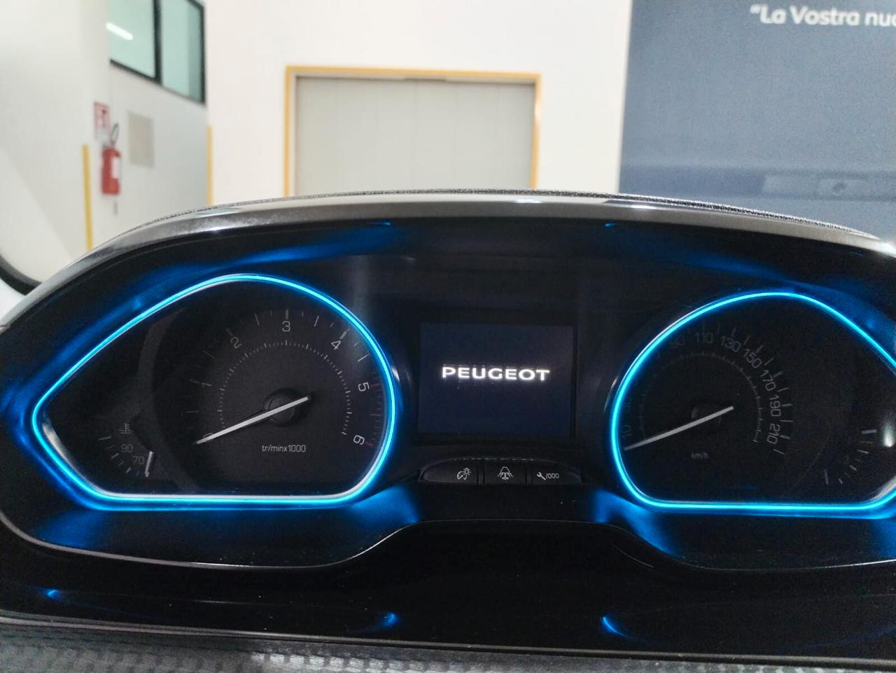 Peugeot 2008 BlueHDi 100 Allure