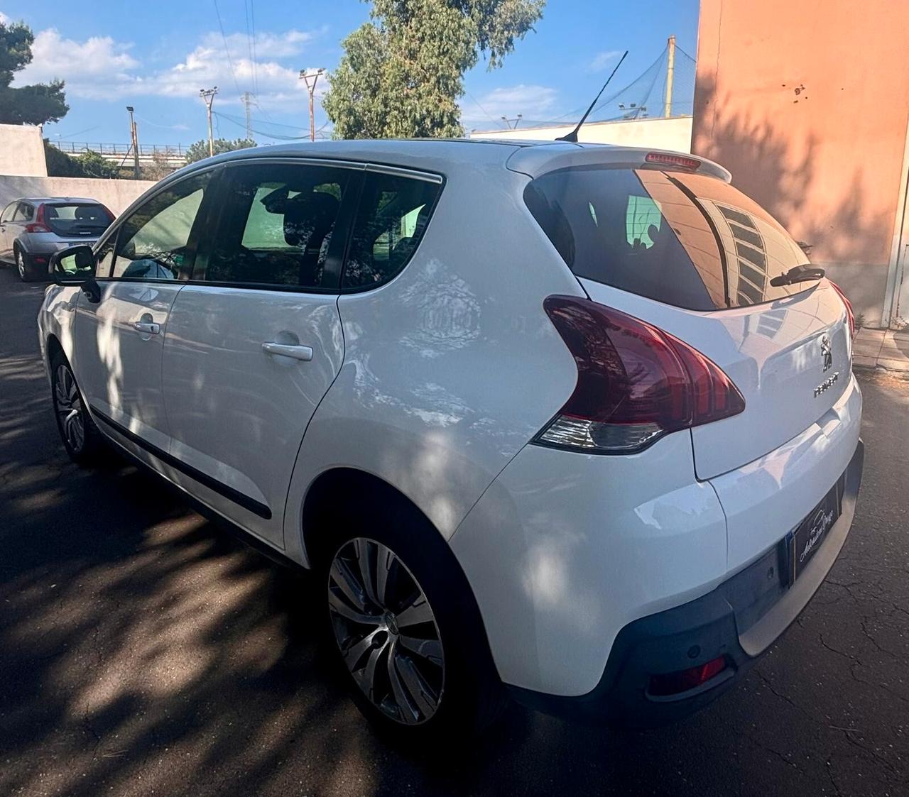 Peugeot 3008 1.6 HDi 115CV Business