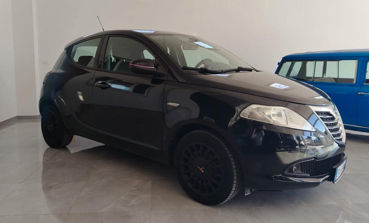 Lancia Ypsilon 1.2 69 CV 5 porte Elefantino