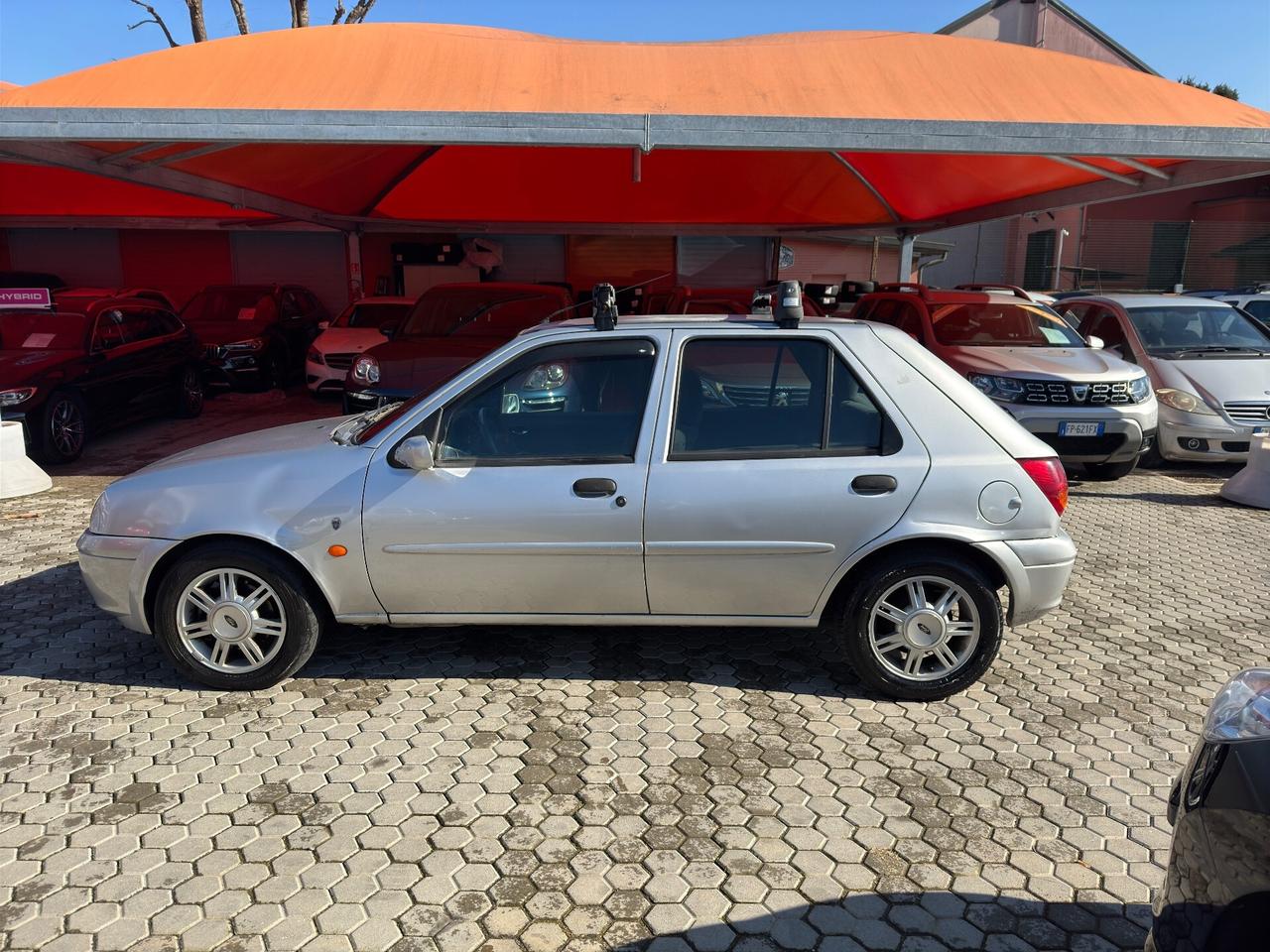 Ford Fiesta ADATTA A NEOPATENTATI 1.2i 16V cat 5 porte Ghia