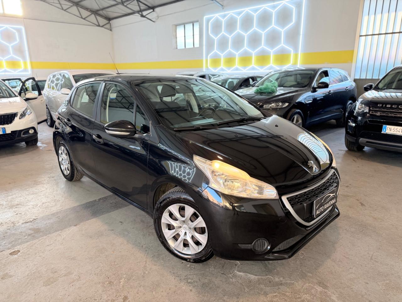 Peugeot 208 1.4 HDi 68 CV 5 porte Allure