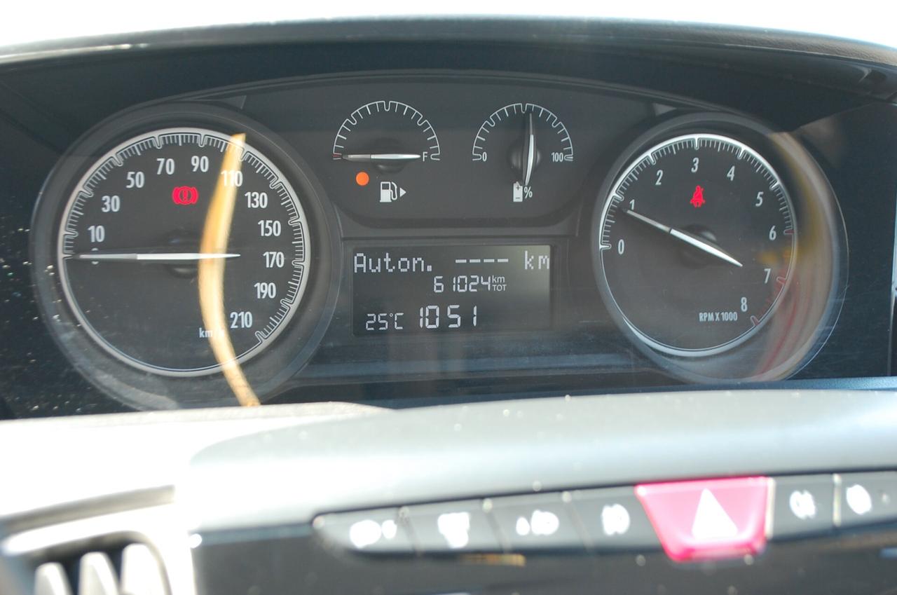 Lancia Ypsilon 1.0 firefly hybrid 70CV Gold S&S Uff Italy USB