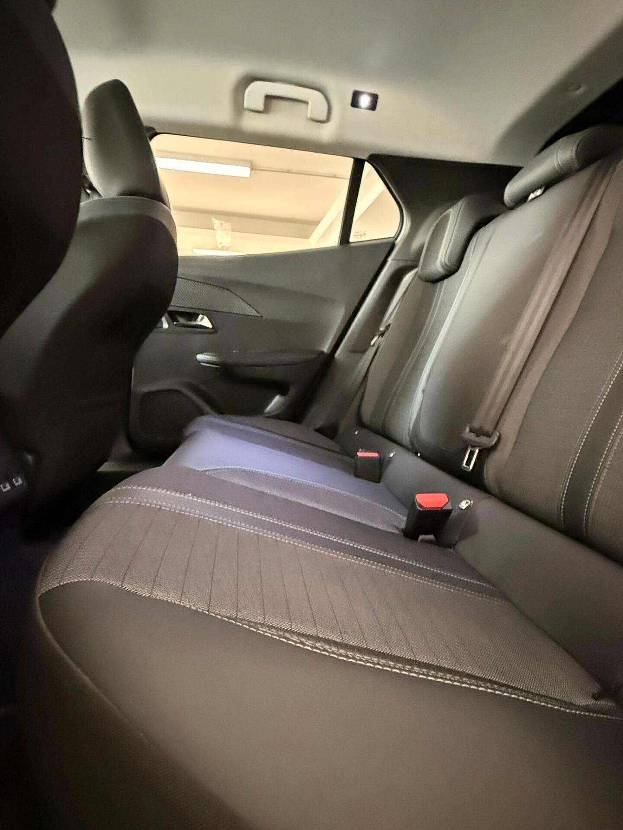 Peugeot 2008 BlueHDi 130 S&S EAT8 Allure