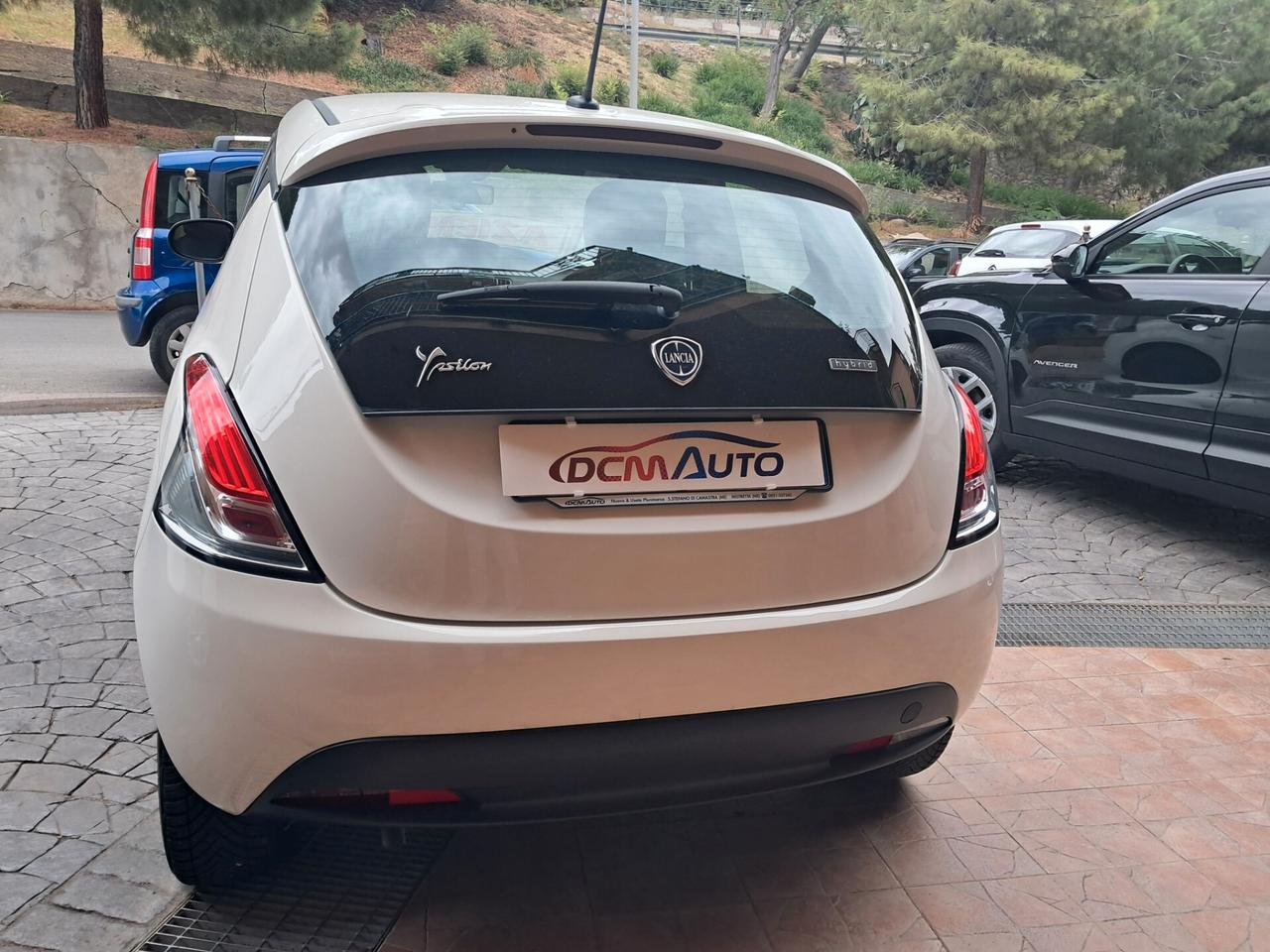 Lancia Ypsilon 1.0 FireFly 5 porte S&S Hybrid Silver