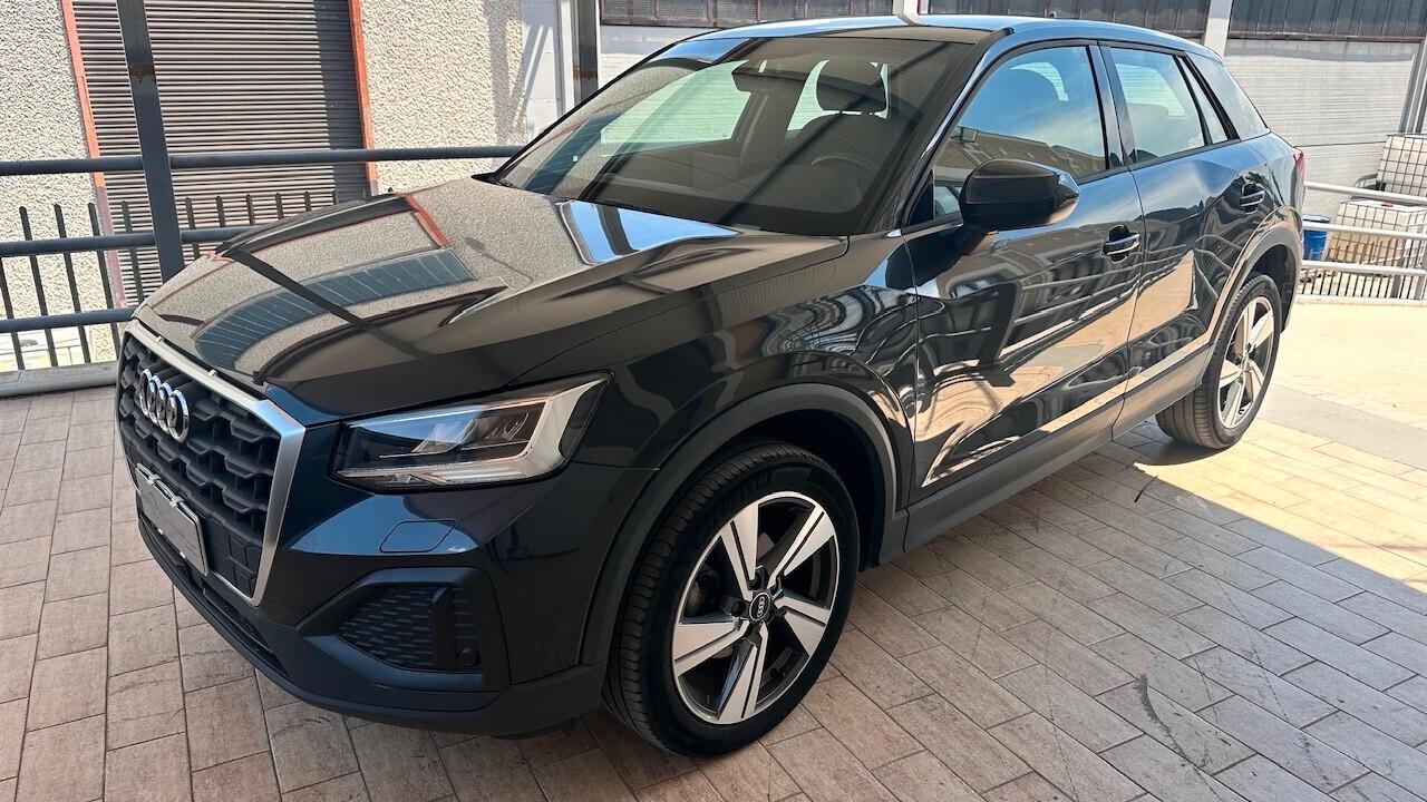 Audi Q2 30 TDI S tronic Identity Black