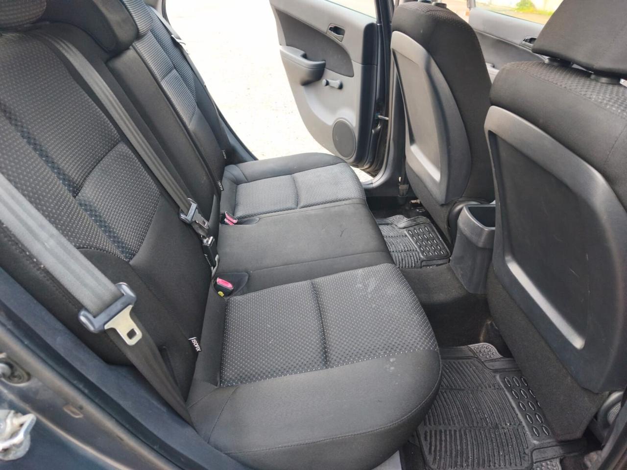 Hyundai i30 Sw 2011---1.6 Diesel