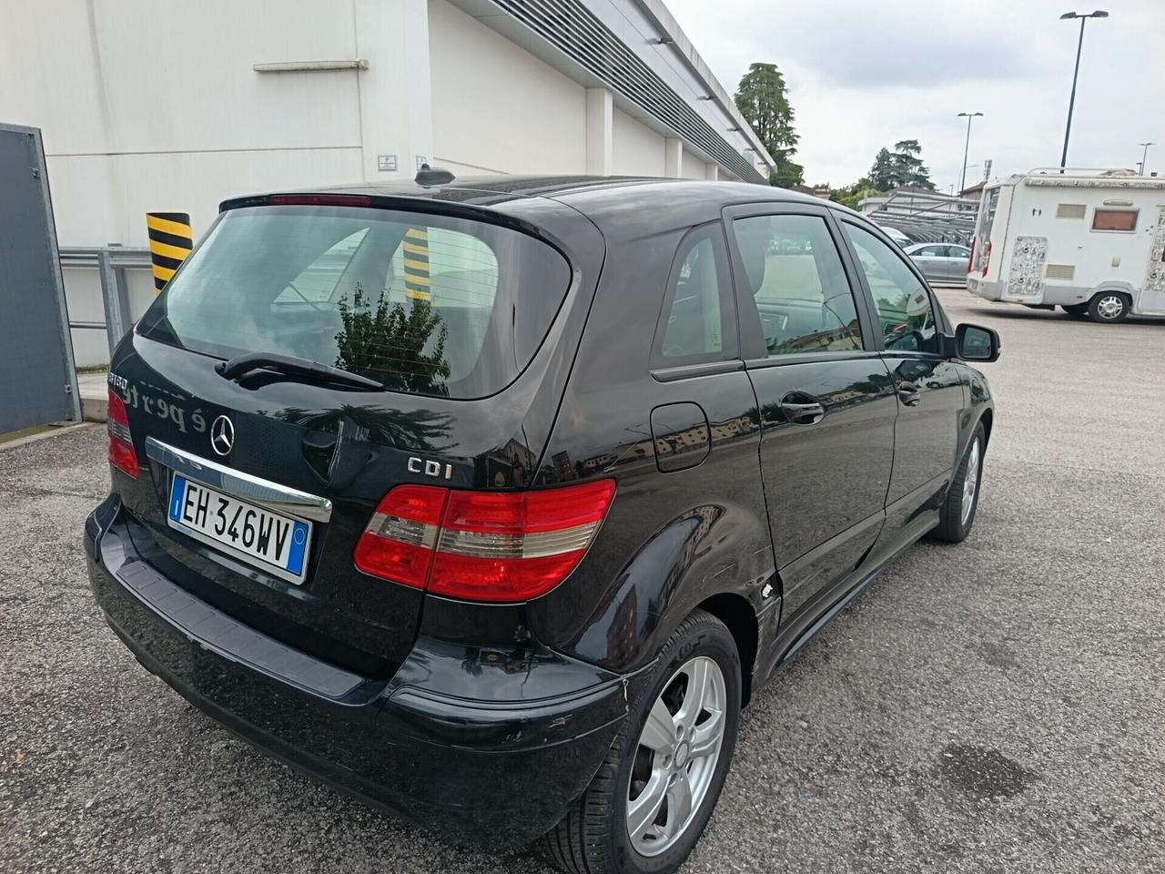Mercedes-benz B 180 CDI anno 2011 ok neo patente