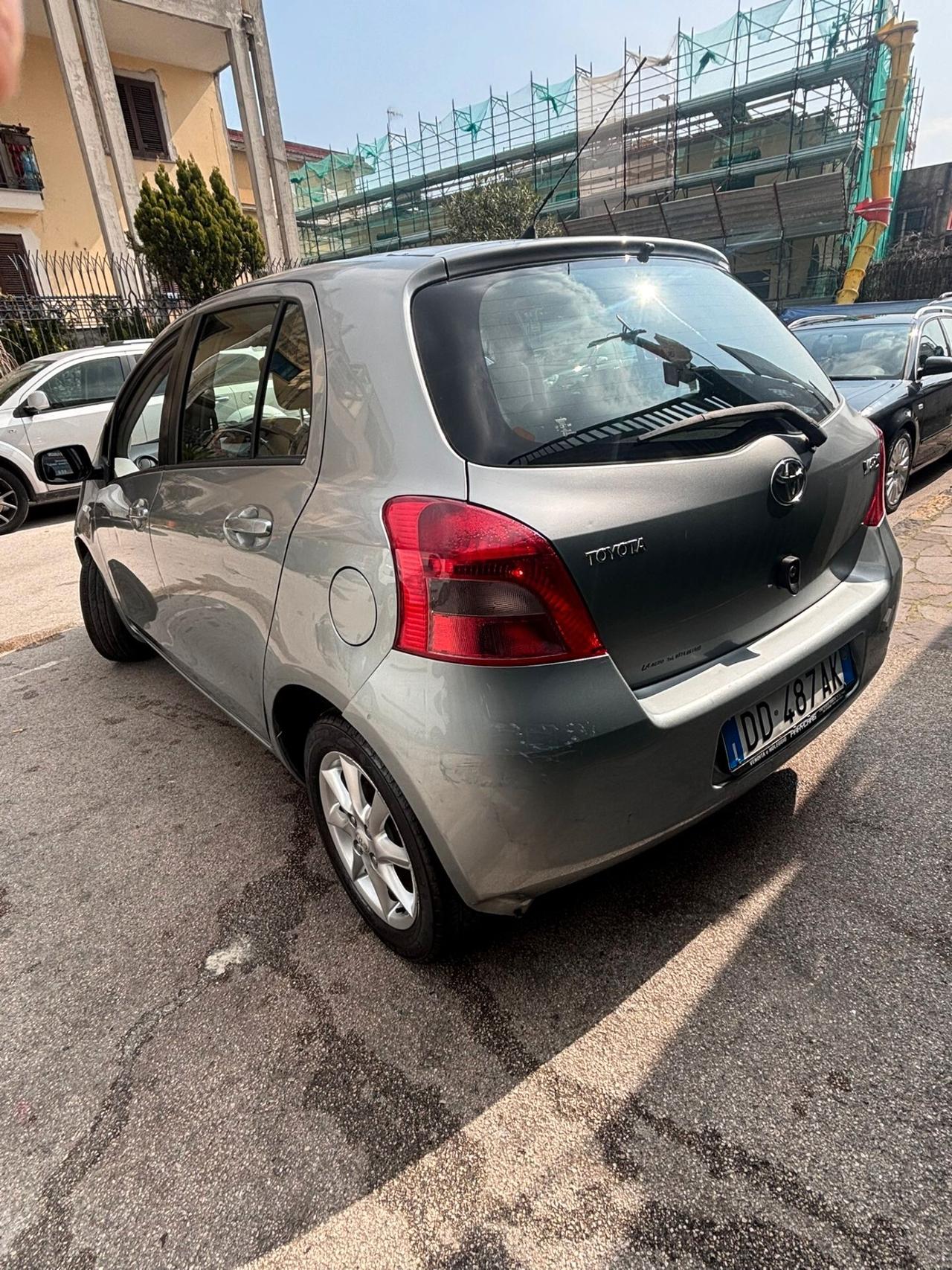 Toyota Yaris 1.0 5 porte Sol