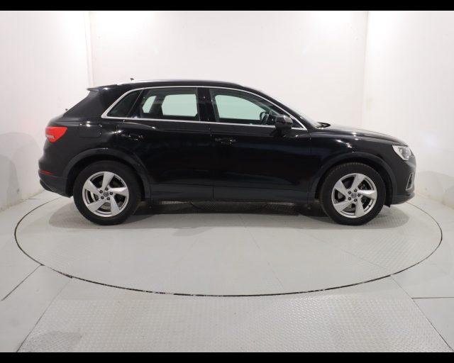 AUDI Q3 35 TDI S tronic Business Advanced