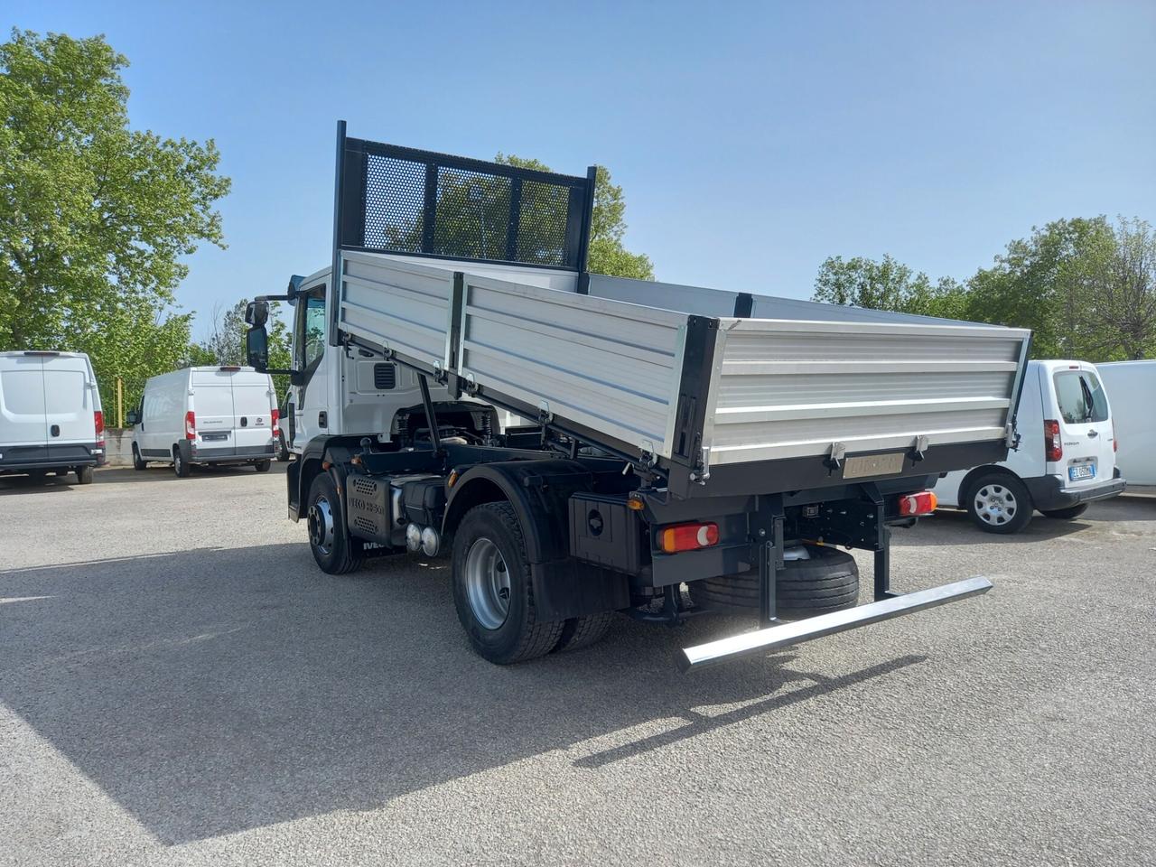 IVECO ML 160E28 - CASSONE RIBALTABILE TRILATERALE "nuovo di fabbrica" (C35)