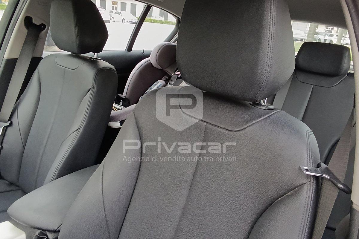 BMW 118d 5p. Advantage