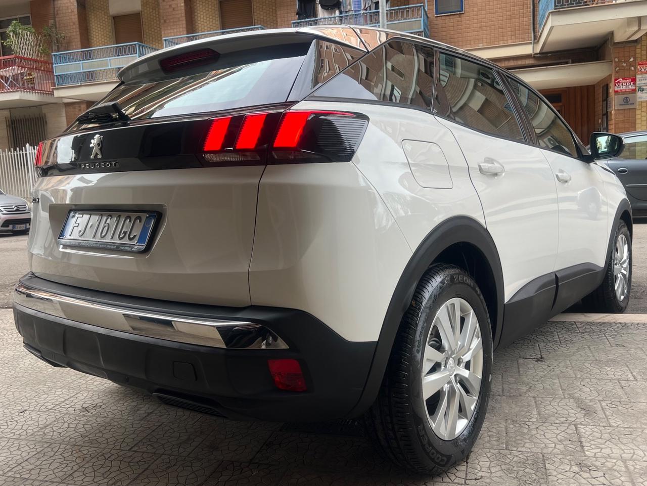 PEUGEOT 3008 1.6 HDI 120 CAVALLI NAVI LED