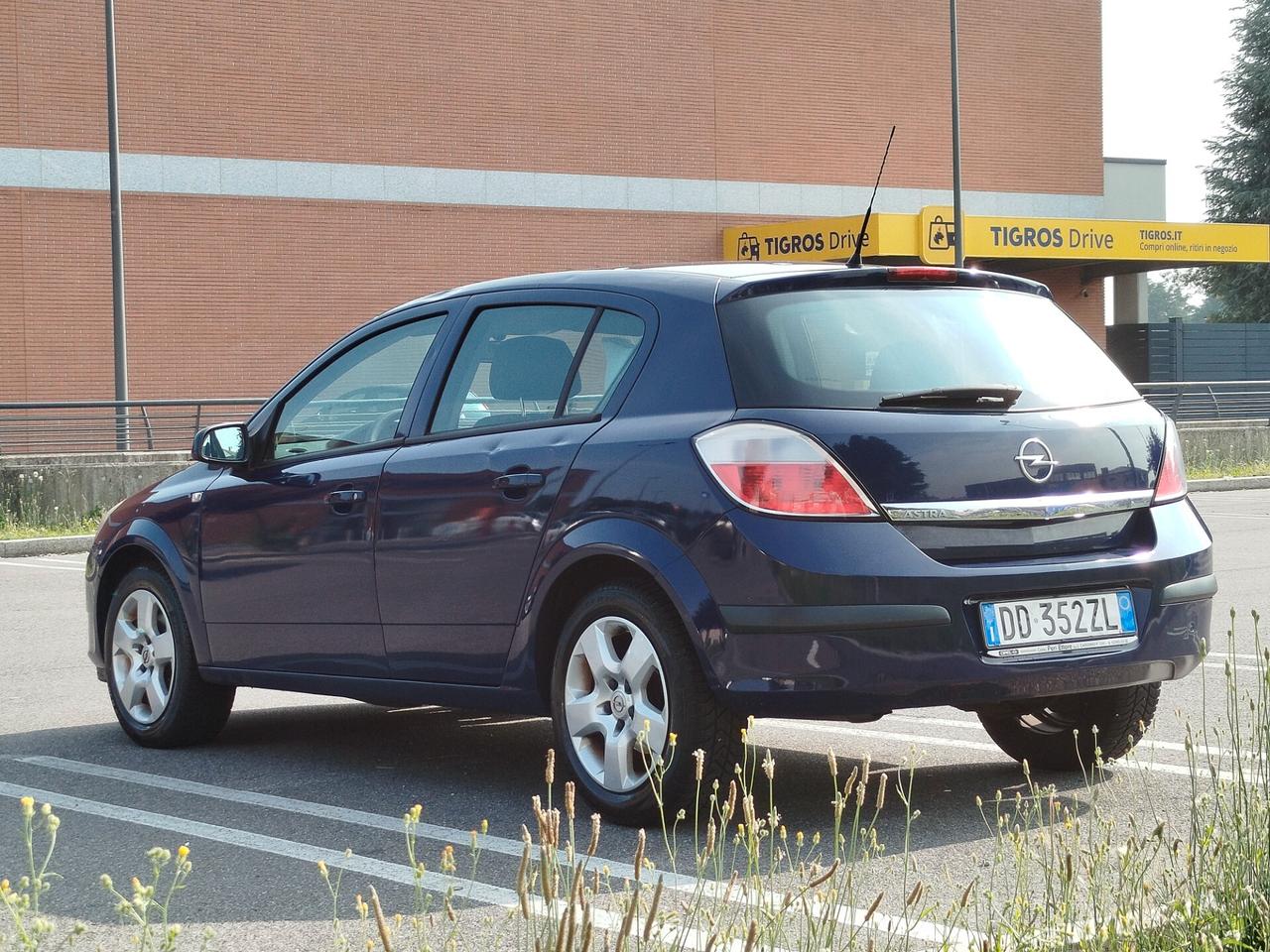 Opel Astra 1.4 BENZINA 90cv / 179.000km / Neopat.