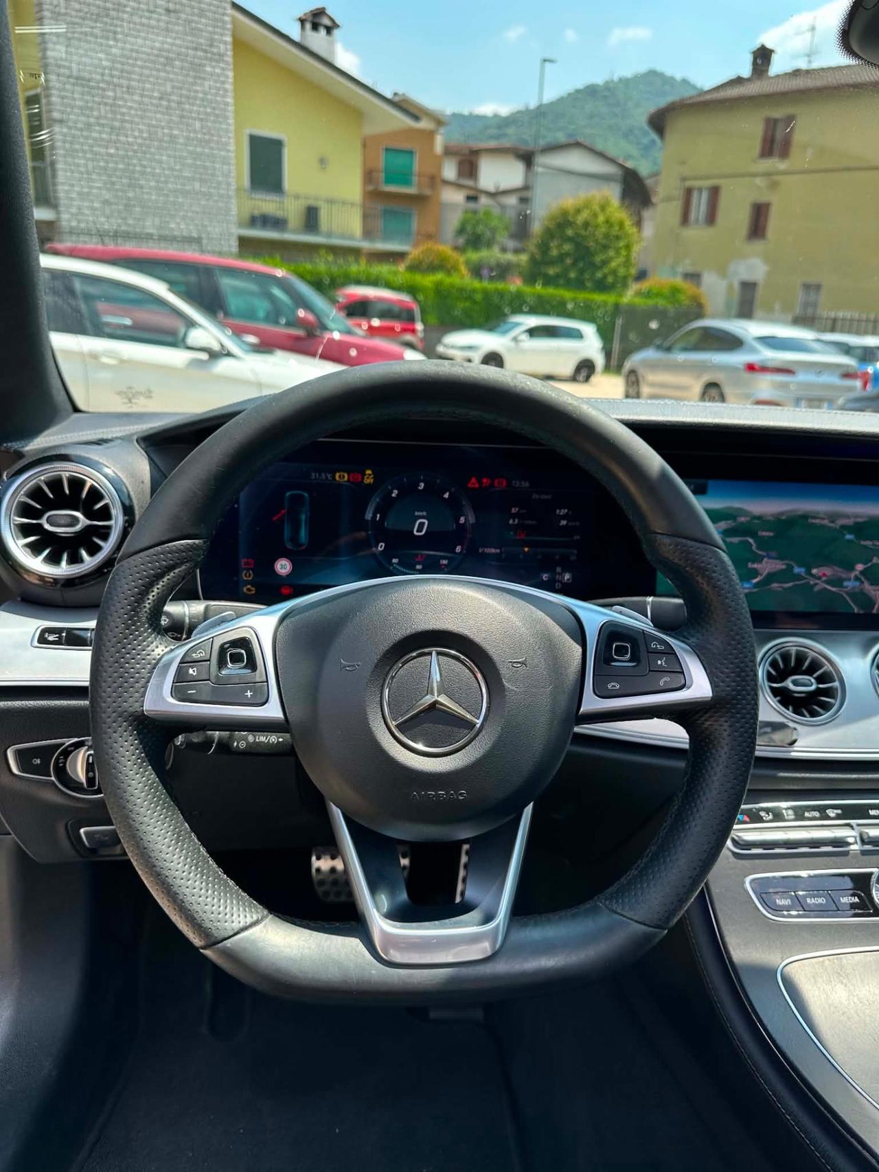 Mercedes-benz E220d 4MATIC PREMIUM PLUS FULLOPT KMCERT