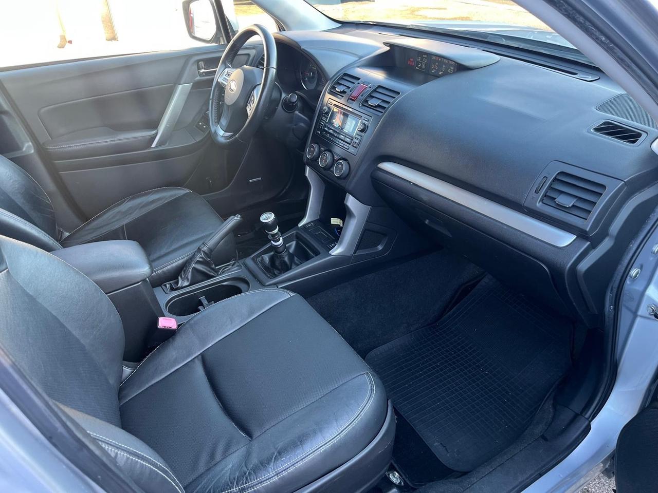 Subaru Forester 4x4 2.0 D-full-2015
