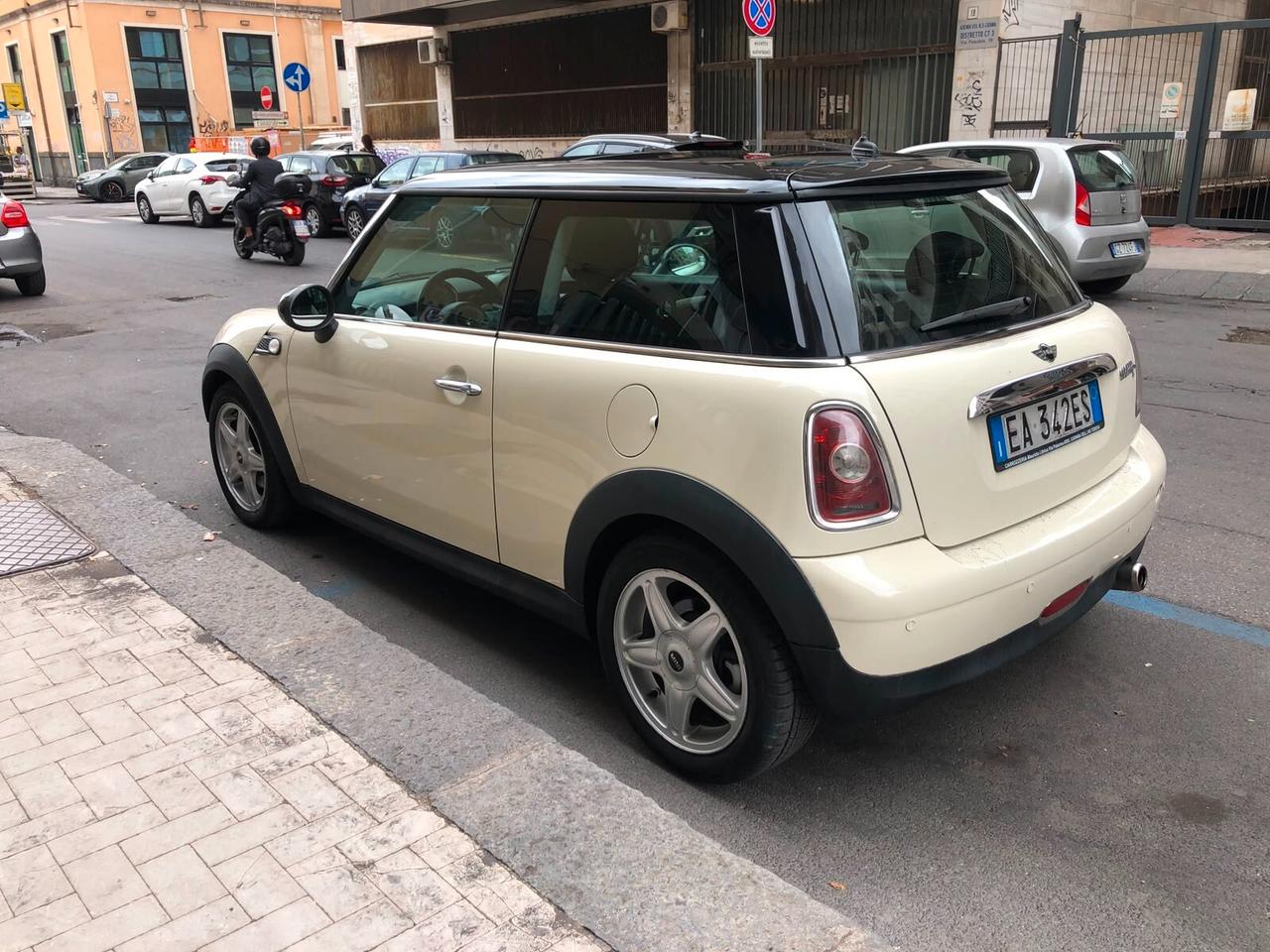 MINI Cooper D 1.6 Diesel – Cambio Automatico – Anno 2010