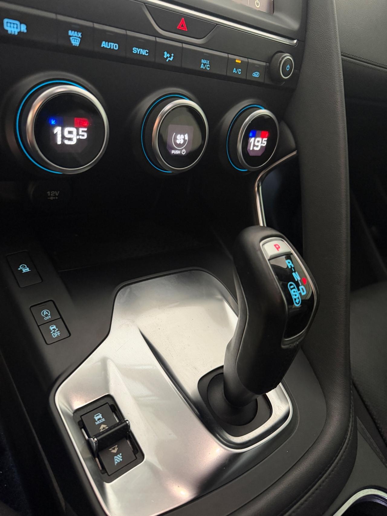 Jaguar E-Pace 2.0D 150 CV AWD R-Dynamic