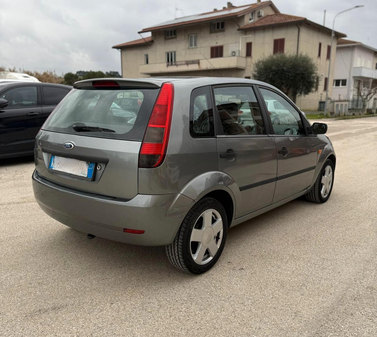 Ford Fiesta 140.000 km OK NEOPATENTATI