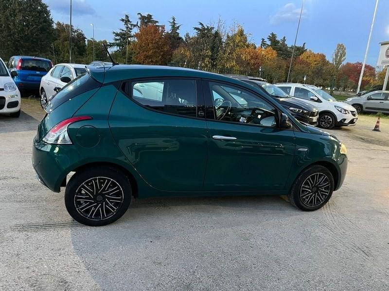 Lancia Ypsilon Ypsilon 1.0 FireFly 5 porte S&S Hybrid Ecochic Gold