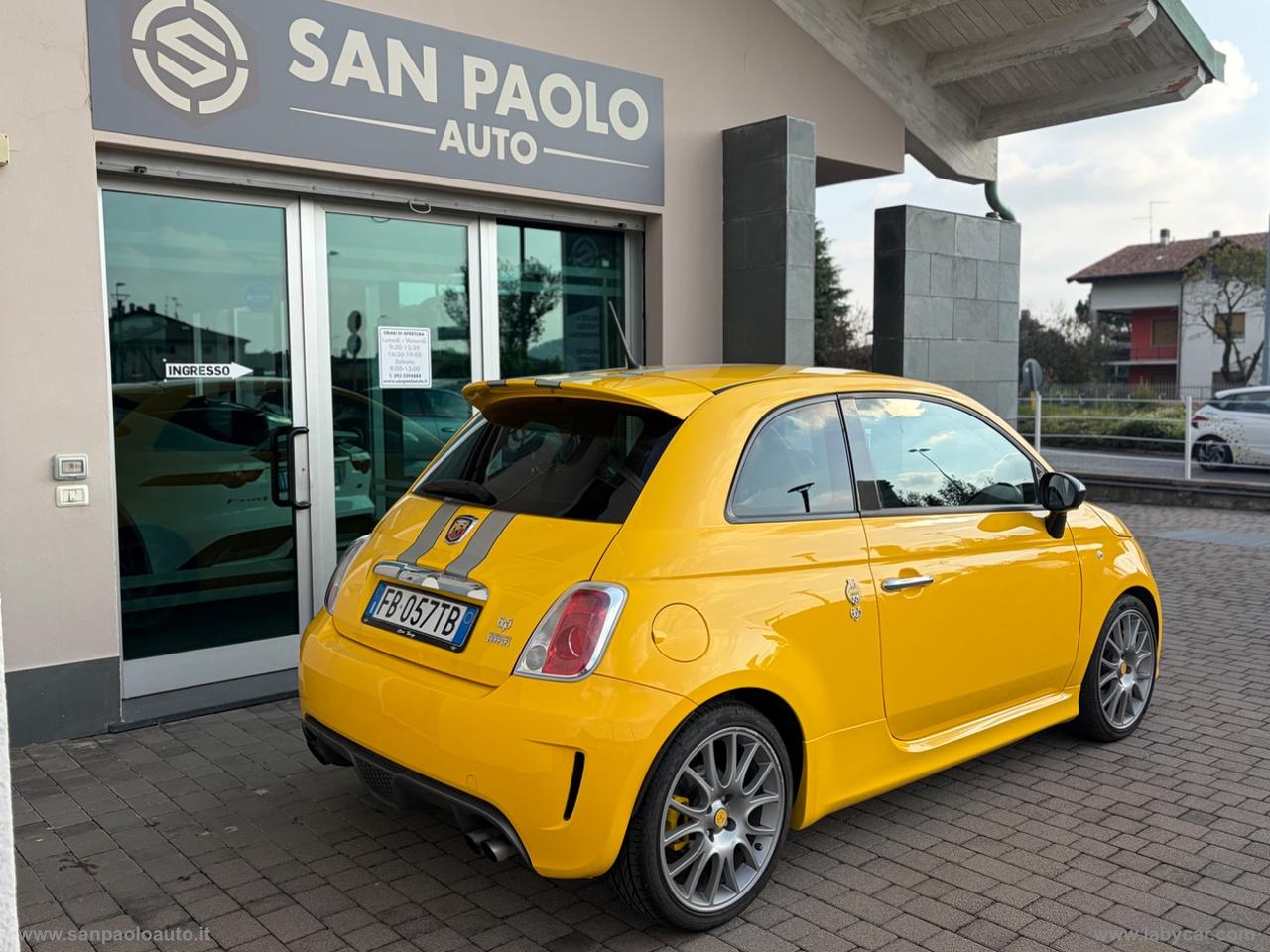 ABARTH 500 1.4 Turbo T-Jet TRIBUTO FERRARI