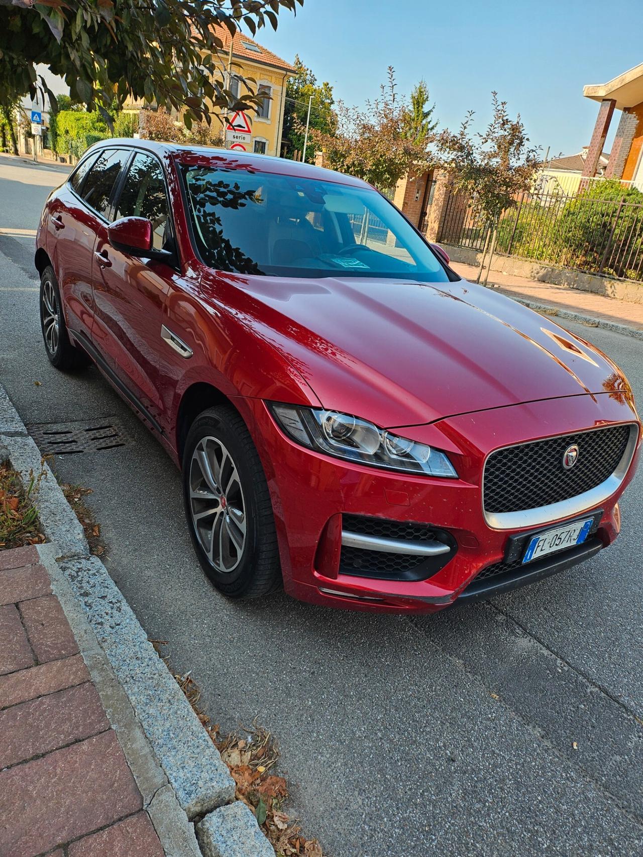 Jaguar F-Pace 3.0 D V6 300 CV AWD aut. R-Sport