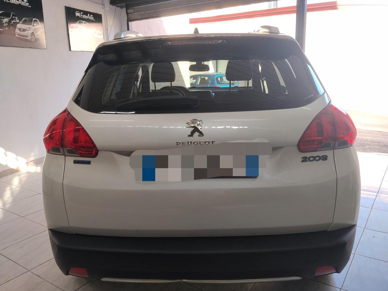 Peugeot 2008 1.6 diesel 2015 CON GARANZIA