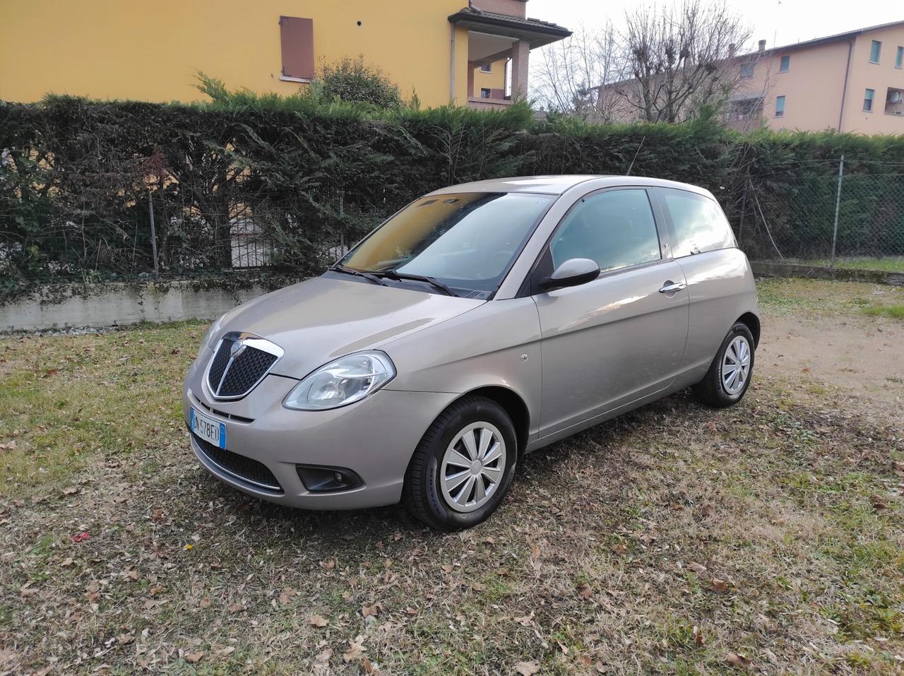 Lancia Ypsilon 1.2 GPL ATTENZIONE SEGNI DI GRANDINE
