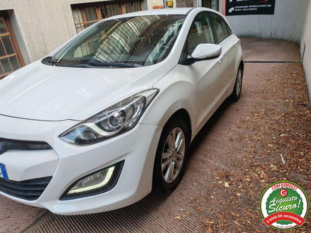 HYUNDAI i30 i30 5p 1.6 crdi Comfort 110cv auto