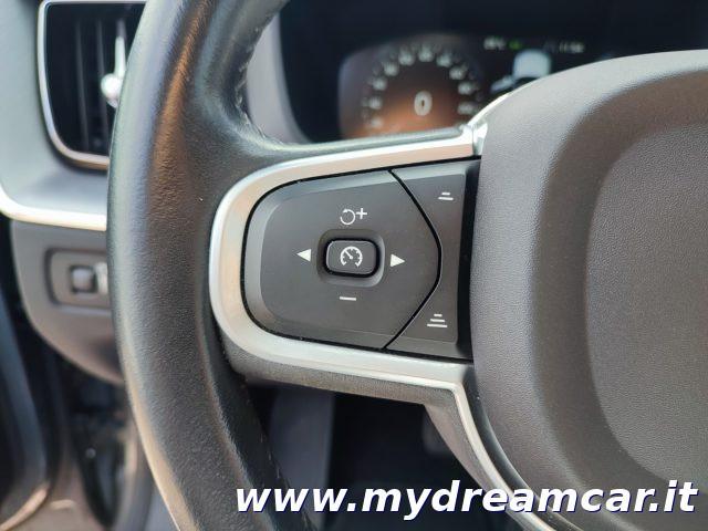 VOLVO XC60 B4 (d) AWD Geartronic Momentum Pro
