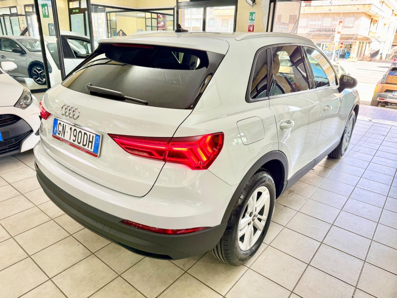Audi Q3 35 TDI S tronic Business