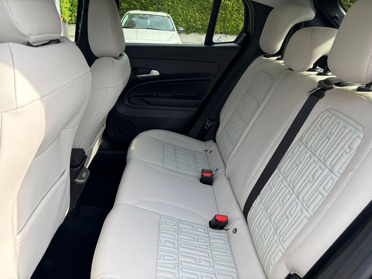 Fiat 600 Hybrid 110 CV DCT MHEV La Prima