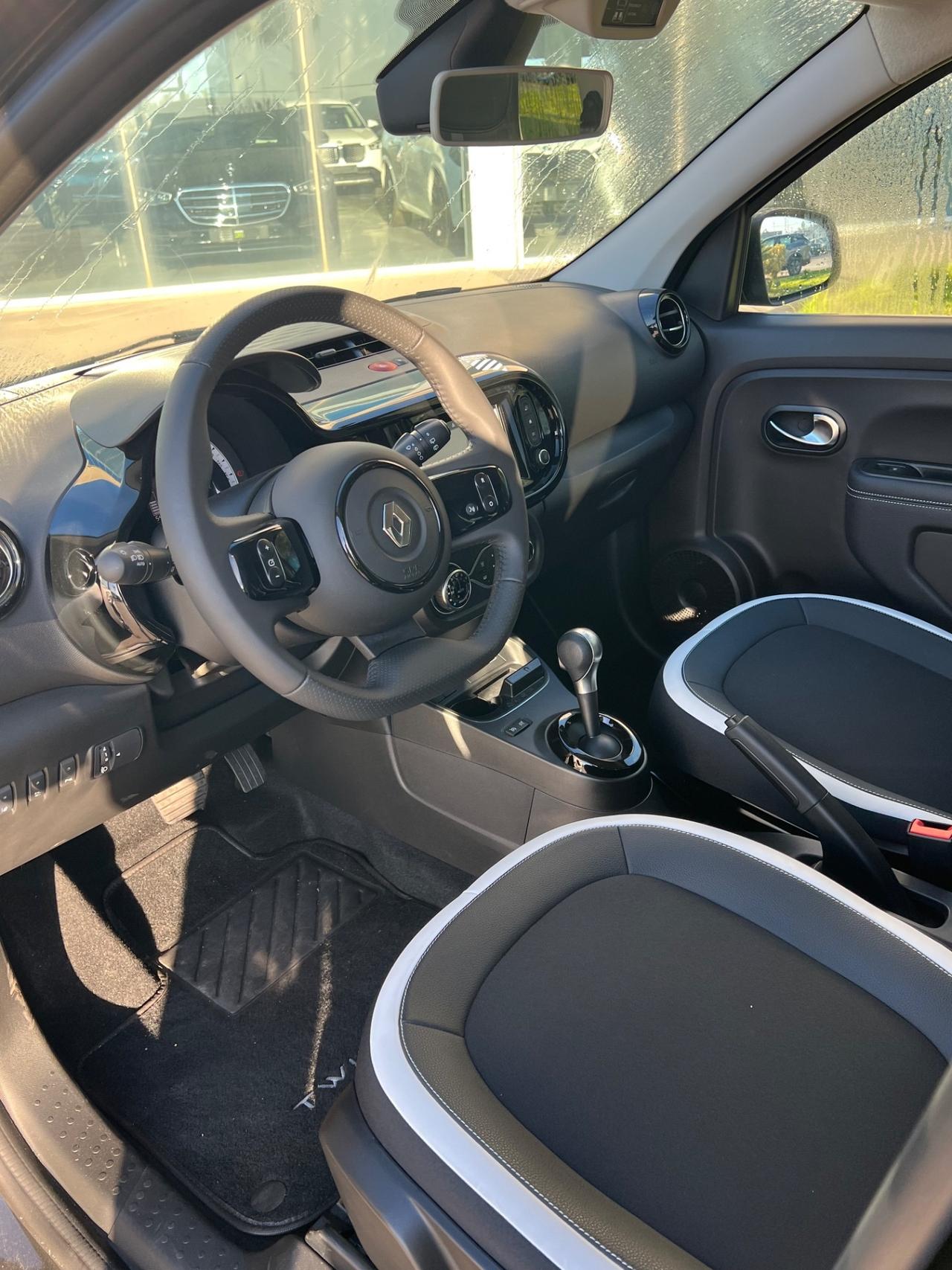 Renault Twingo Electric possibilità noleggio no scoring