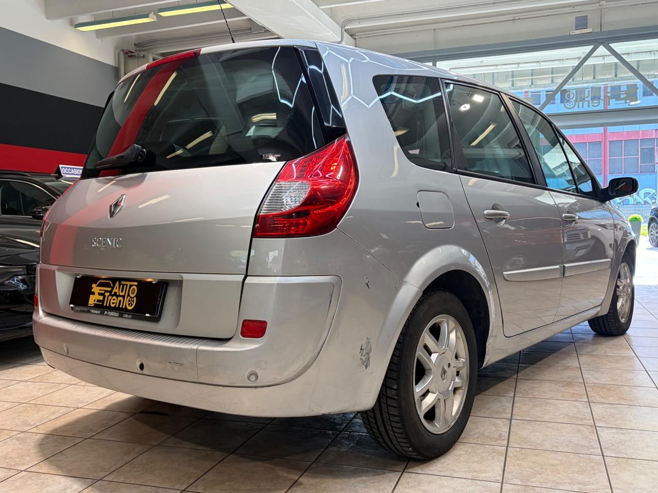 Renault Scenic Grand Scénic 1.9 dCi/130CV PlayStation Portable