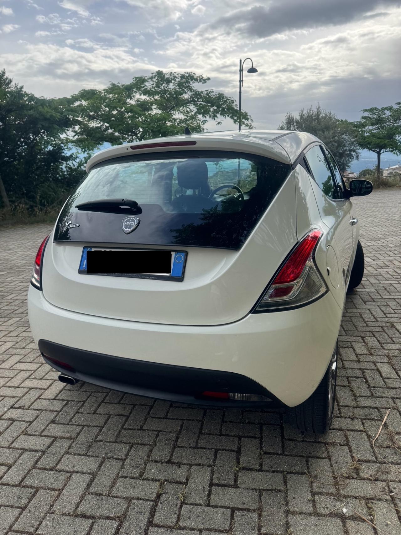 Lancia Ypsilon 1.2 Benzina 69Cv *PLATINUM* 2012