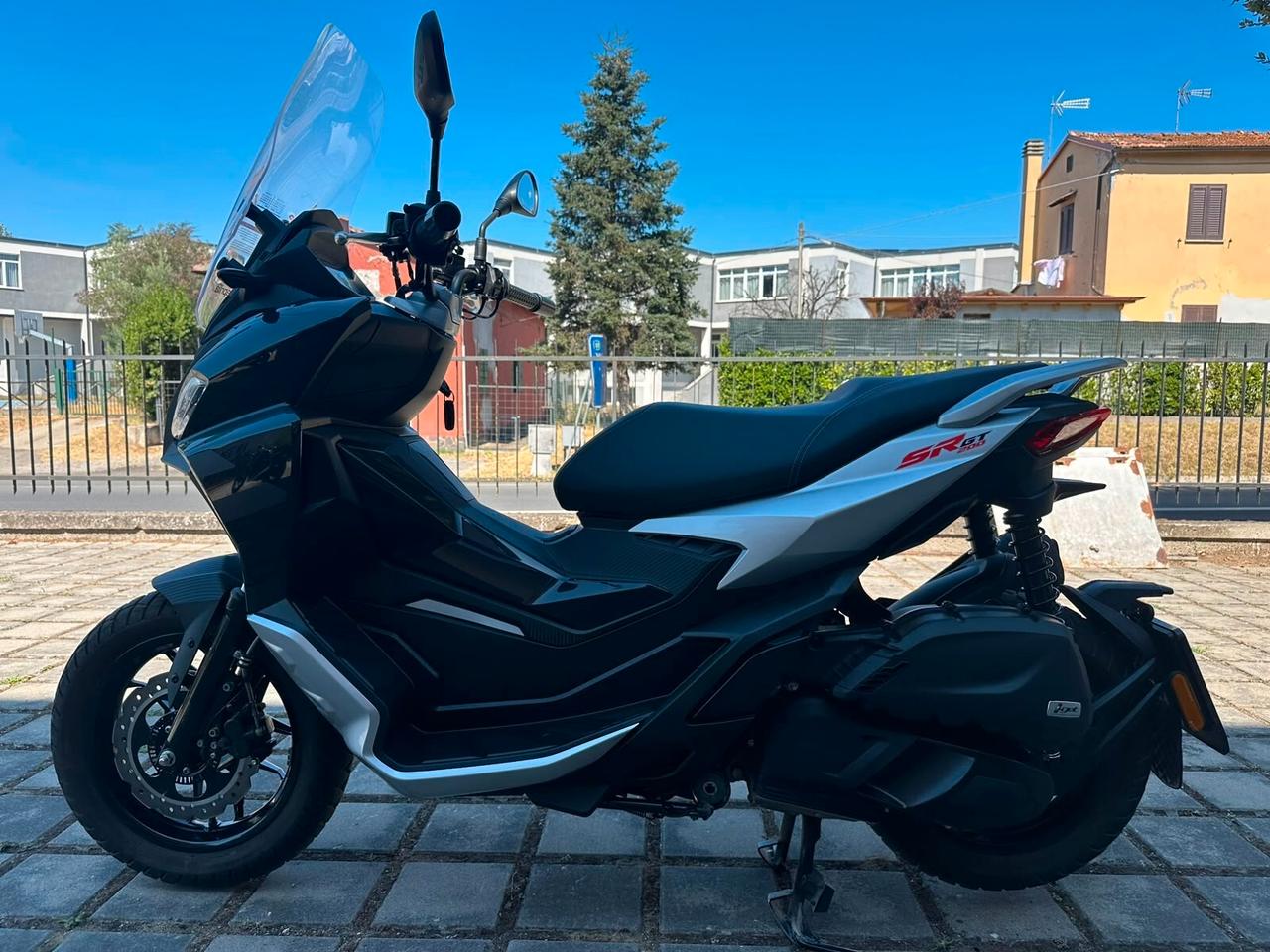 Aprilia SR GT 200