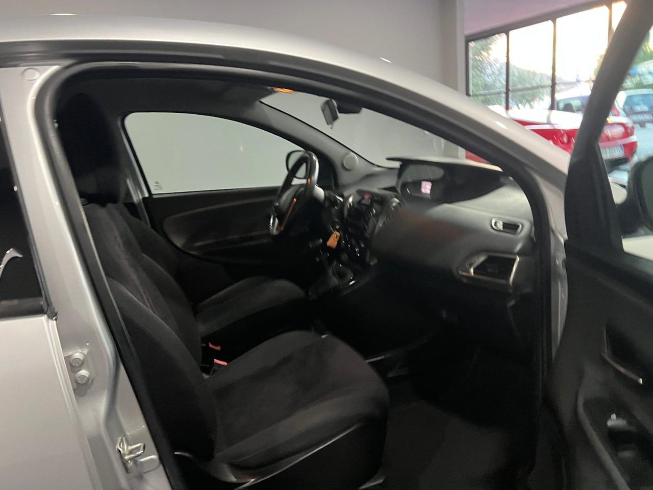 Lancia Ypsilon 1.2 69 CV 5 porte Platinum Ecochic GPL