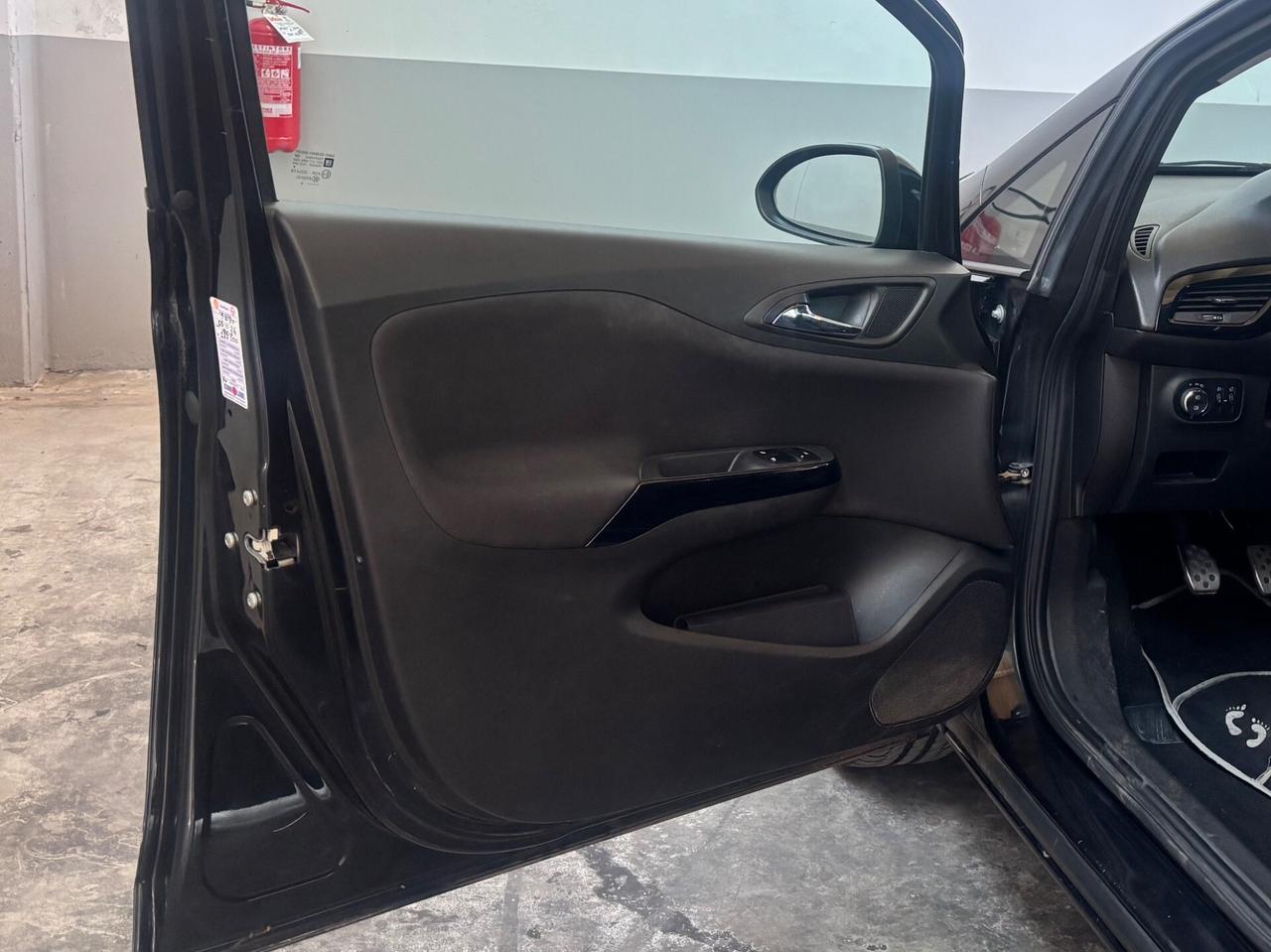 Opel Corsa 1.2 5 porte b-Color