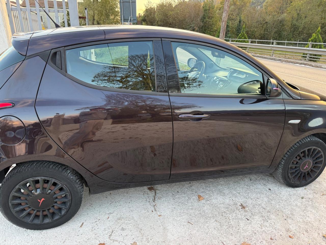 Lancia Ypsilon 1.2 69 CV 5 porte Platinum