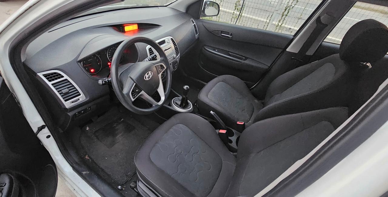 Hyundai i20 1.2 5p. GUIDABILE DA NEOPATENTATI